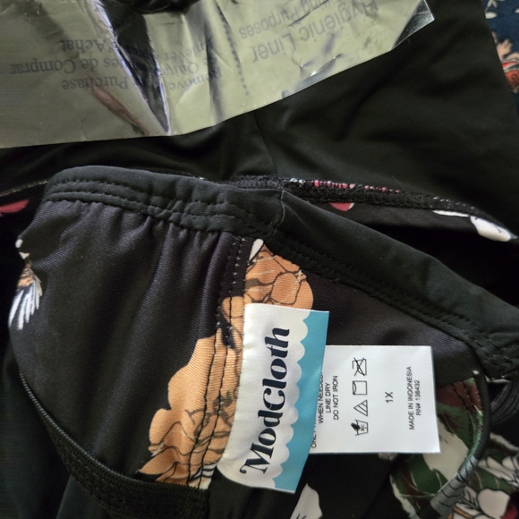 Modcloth Black and White Floral One Piece Swimsuit - Picture 6 of 6